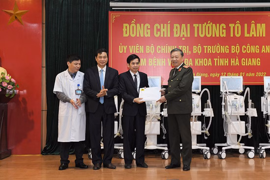 Đẩy mạnh phát triển kinh tế - xã hội, giữ vững quốc phòng - an ninh nơi địa đầu Tổ quốc -0