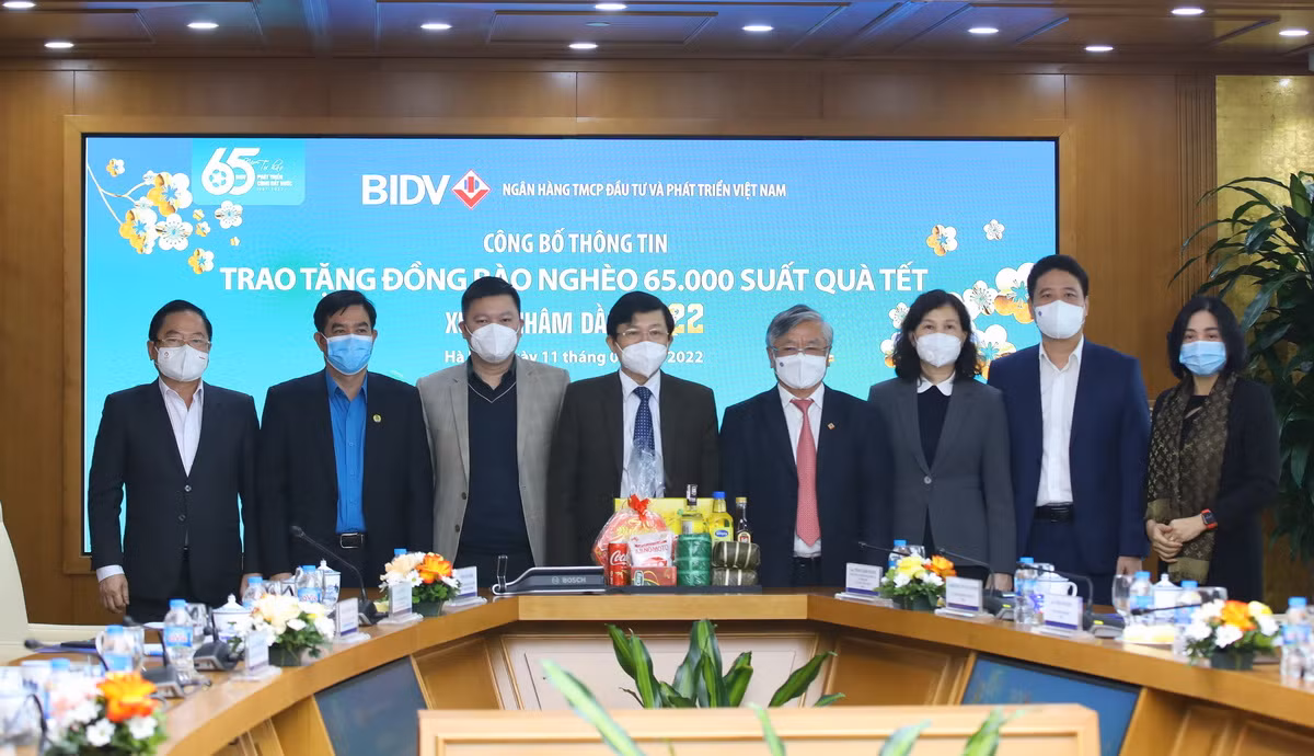 BIDV dành 65 nghìn phần quà Tết trị giá 32,5 tỷ đồng tặng người nghèo -0
