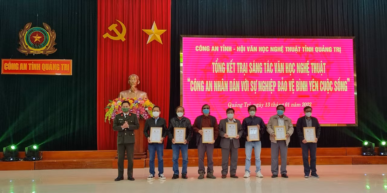 27 tác phẩm “Công an nhân dân với sự nghiệp bảo vệ bình yên cuộc sống” đoạt giải -0