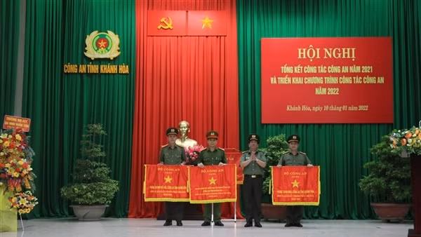 Gặt hái nhiều thành tích từ phong trào thi đua Vì an ninh Tổ quốc ảnh 1