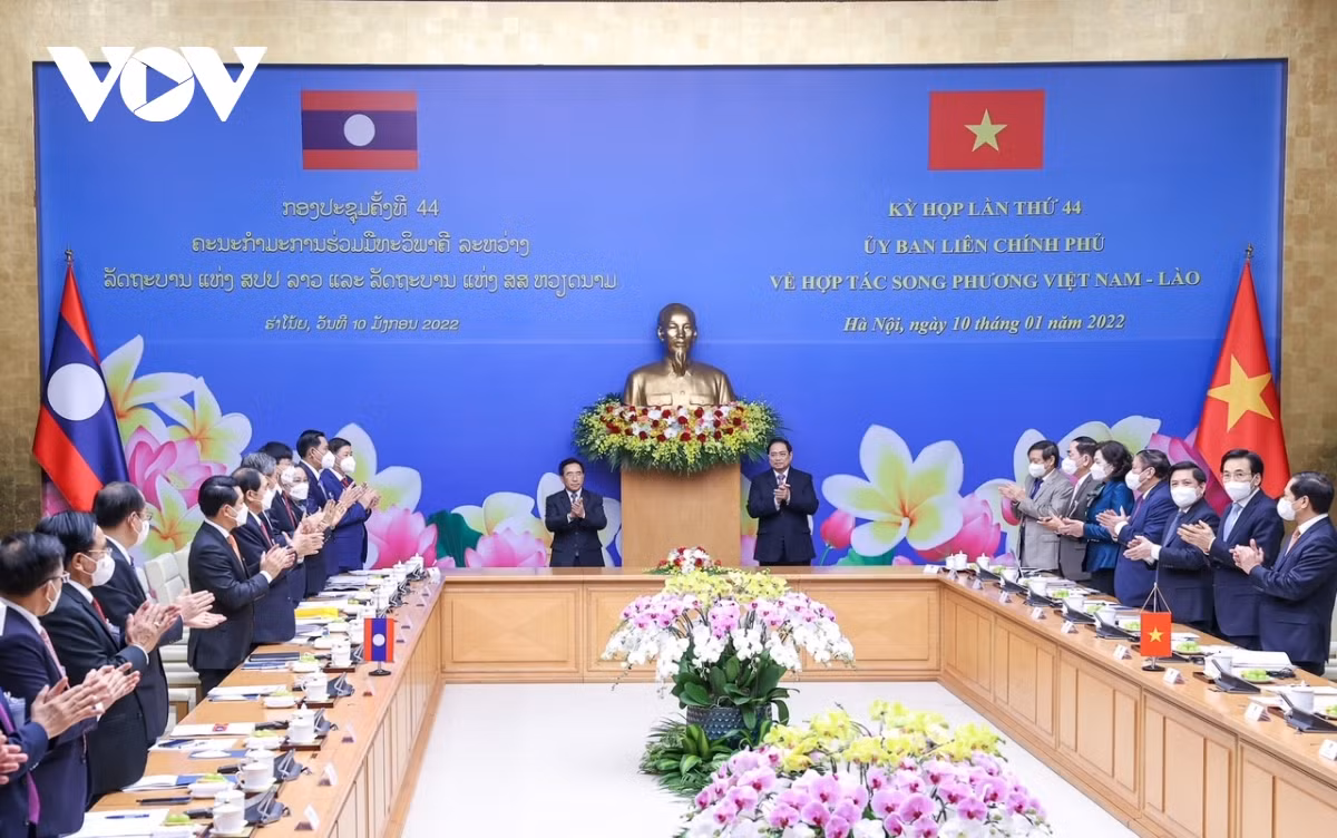 Thủ tướng Việt Nam và Lào chứng kiến lễ ký kết 9 văn kiện hợp tác giữa hai nước -0