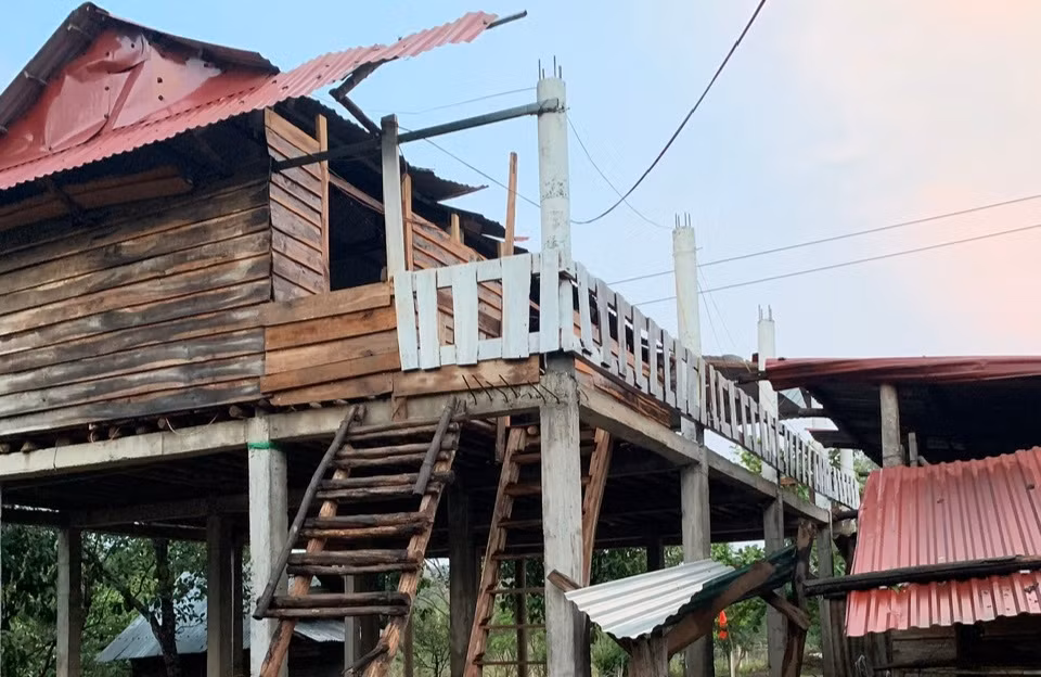 Lốc xoáy liên tục xảy ra trong mùa hè tại huyện miền núi Hướng Hóa, Quảng Trị -0