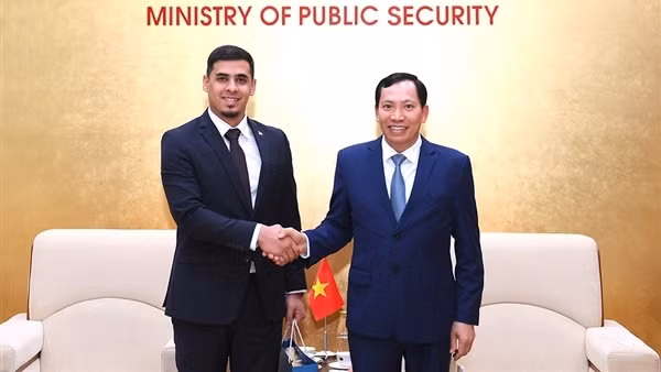 Củng cố mối quan hệ hợp tác với các cơ quan thực thi pháp luật Venezuela