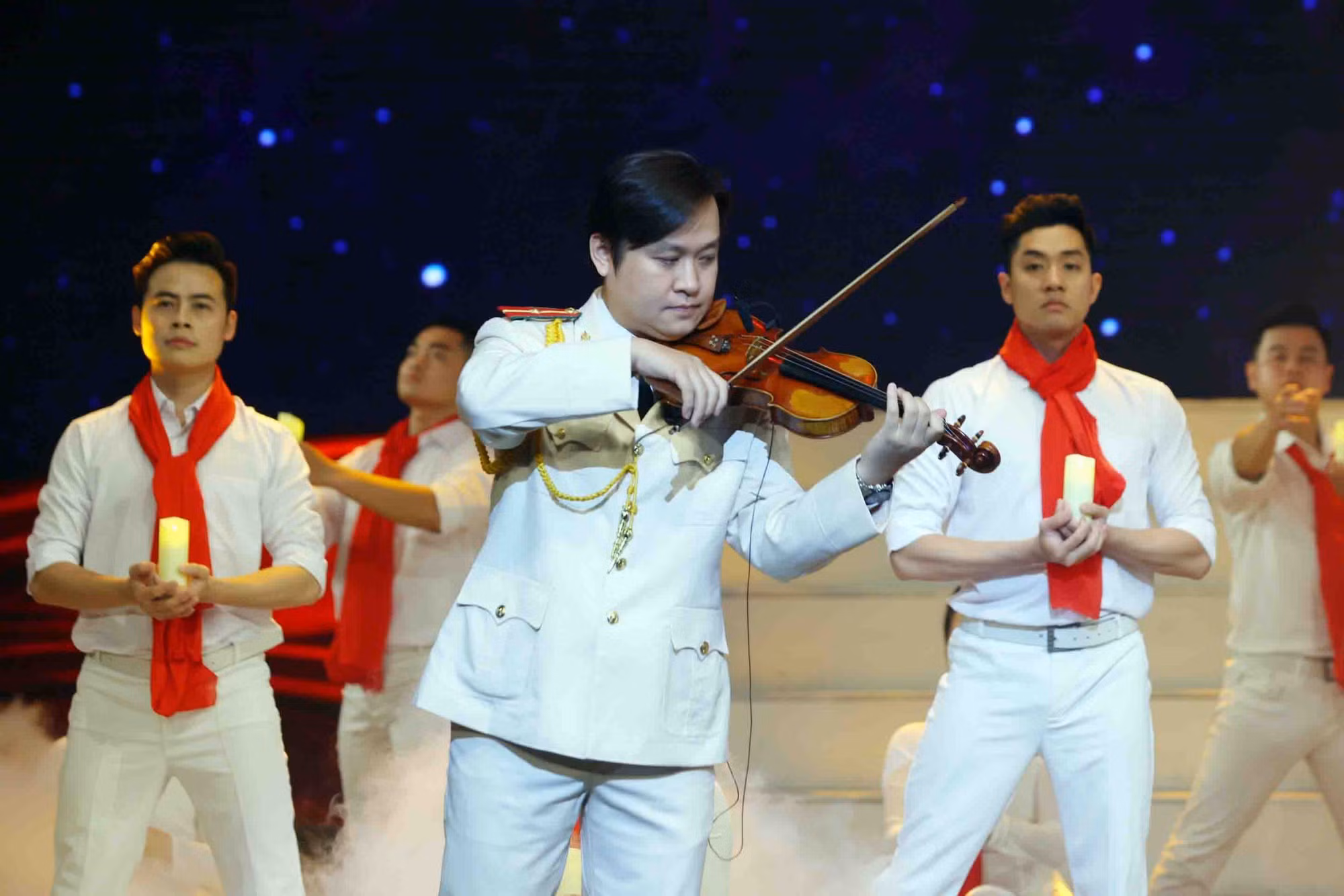 Chương trình nghệ thuật “50 năm Cảnh sát Cơ động – Những chặng đường vẻ vang”: Hoành tráng, mãn nhãn và đong đầy cảm xúc -0