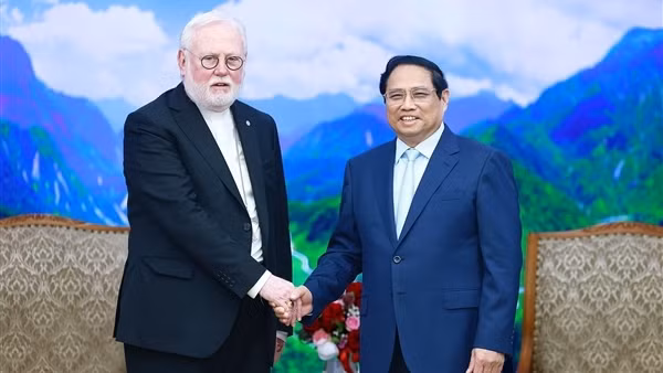 Thủ tướng Phạm Minh Chính tiếp Bộ trưởng Ngoại giao Tòa thánh Vatican Paul Richard Gallagher