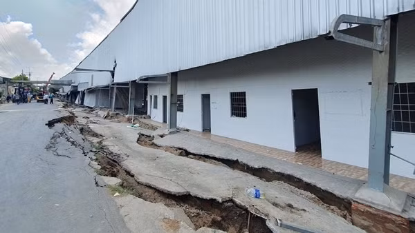 Cần Thơ: Nhà kho 1.500m2 bị sụt lún, thiệt hại khoảng 10 tỷ đồng