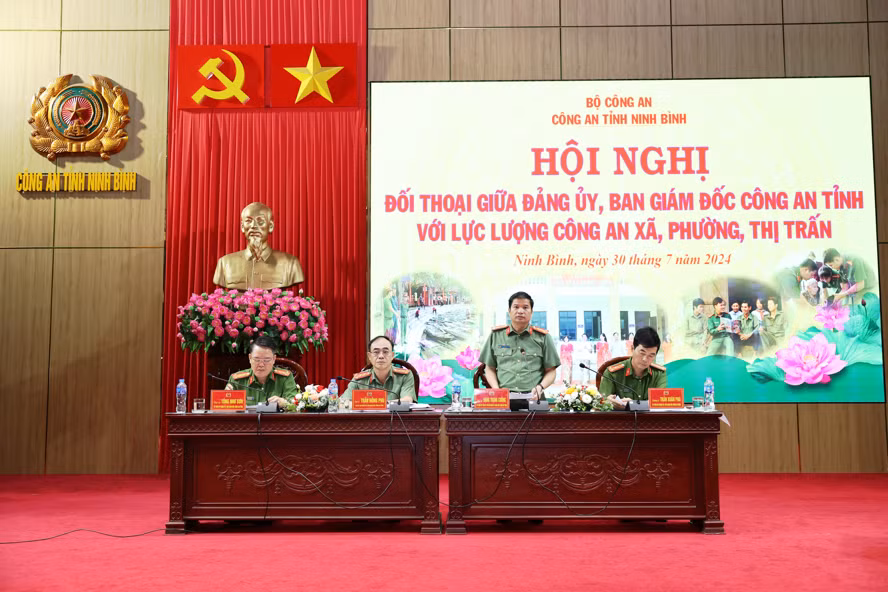 Đối thoại với Công an xã điểm mới đảm bảo ANTT ngay từ cơ sở ở Ninh Bình -0