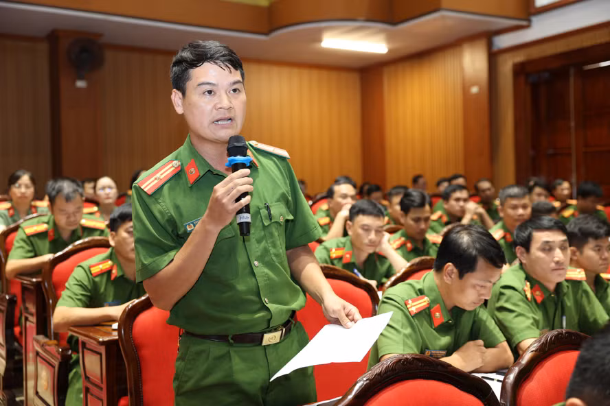 Đối thoại với Công an xã điểm mới đảm bảo ANTT ngay từ cơ sở ở Ninh Bình -0