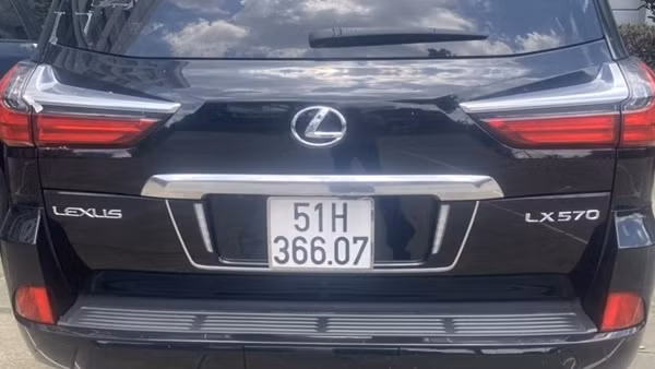 Tìm chủ ô tô Lexus LX570 liên quan vụ tổ chức sử dụng ma túy trái phép ở quán karaoke