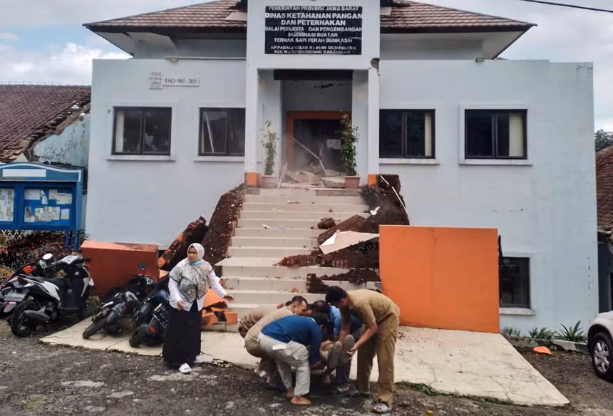 Indonesia: Đã có 162 người thiệt mạng vì động đất, phần lớn là trẻ em -0