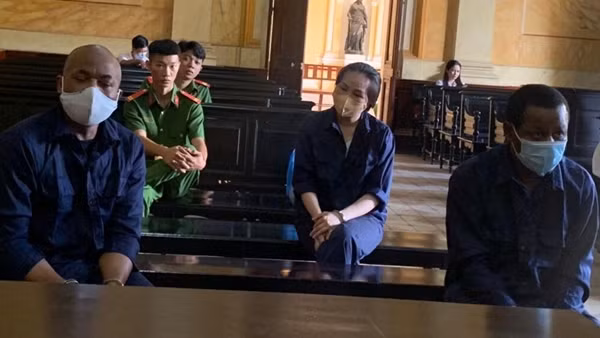 Tử hình hai đối tượng người nước ngoài mua bán ma túy