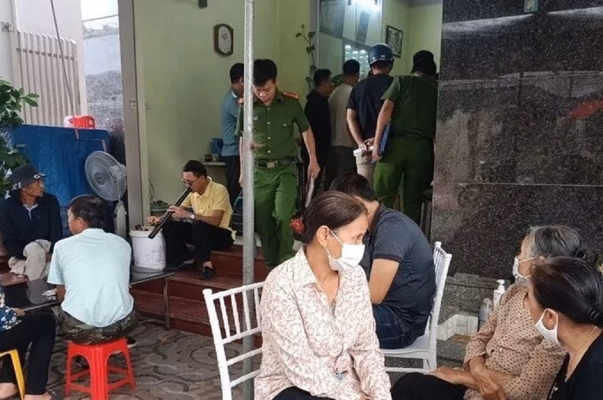 Phát hiện hai vợ chồng tử vong nghi tự tử vì vỡ “họ” -0