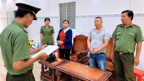 Cưỡng ép gần 60 người ở lại nước ngoài trái phép