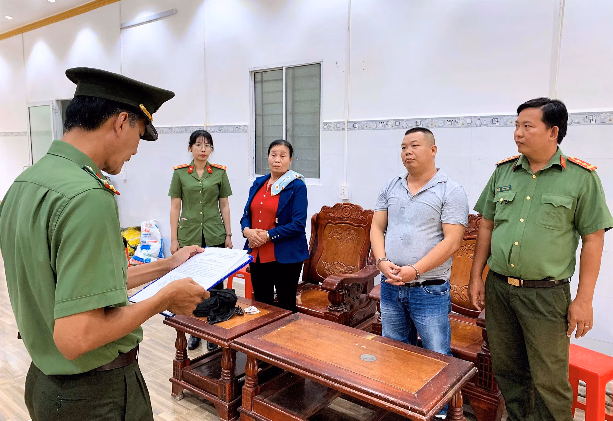 Cưỡng ép gần 60 người ở lại nước ngoài trái phép -0