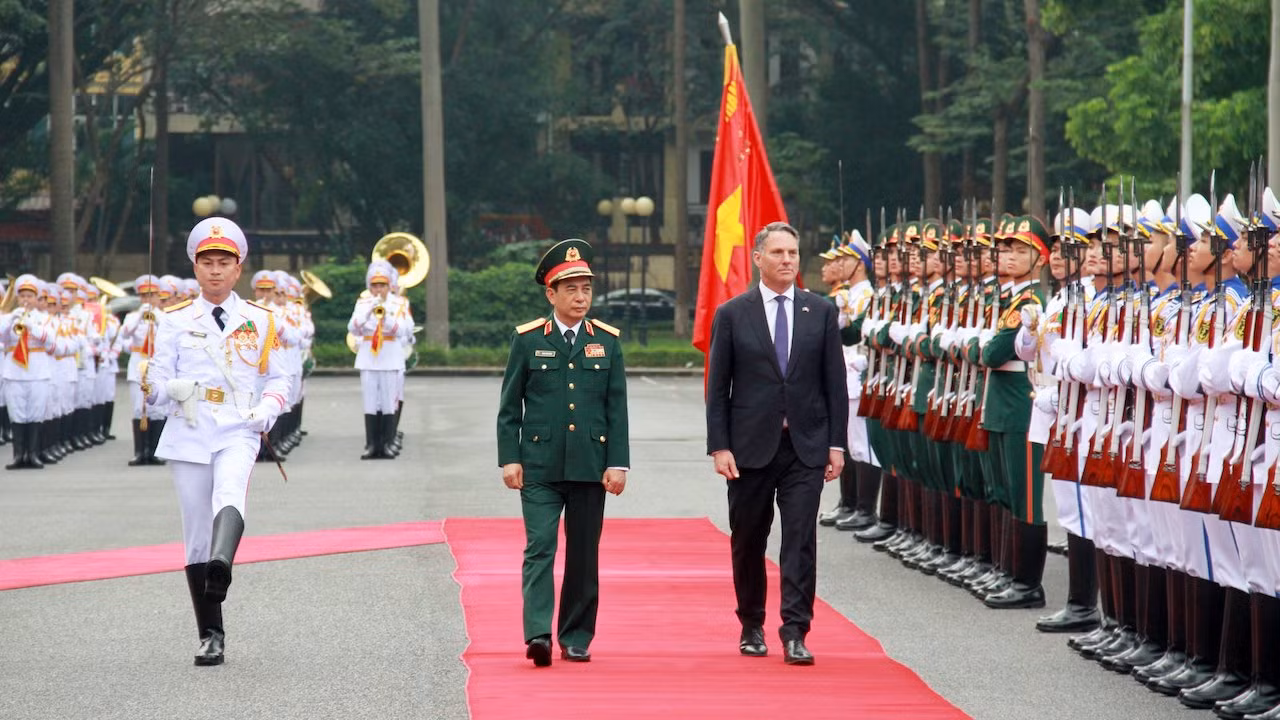 Bộ trưởng Quốc phòng Phan Văn Giang đón và hội đàm với người đồng cấp Australia -0