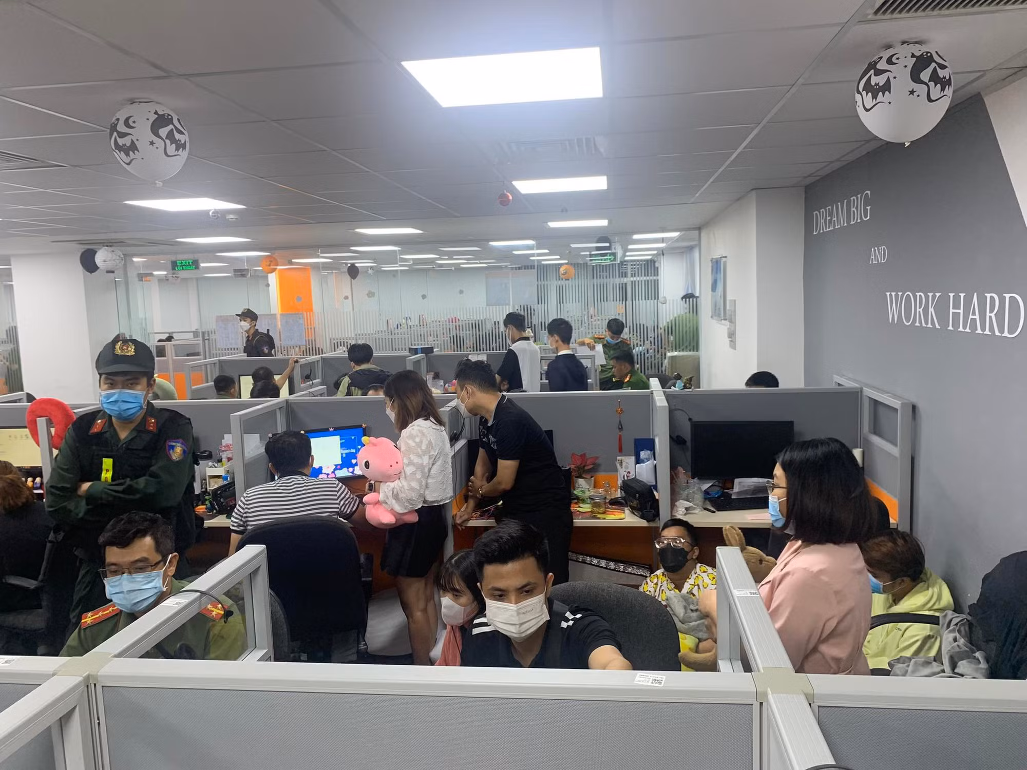 Khi những kẻ núp bóng nhân viên công ty tài chính để khủng bố đòi nợ -0