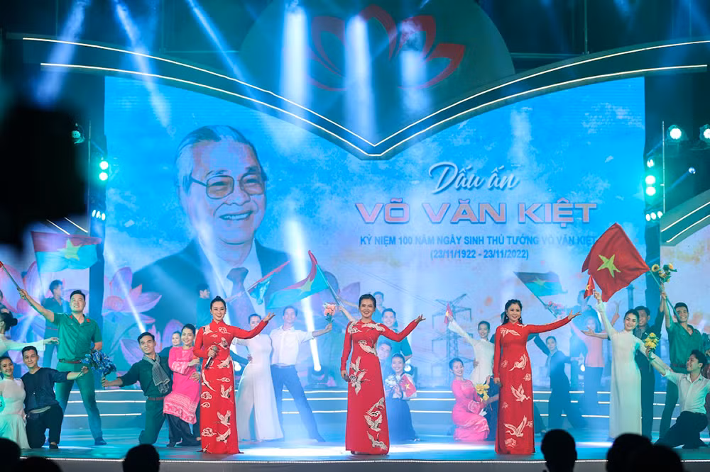 Thủ tướng Phạm Minh Chính dự các hoạt động kỷ niệm 100 năm Ngày sinh đồng chí Võ Văn Kiệt -0