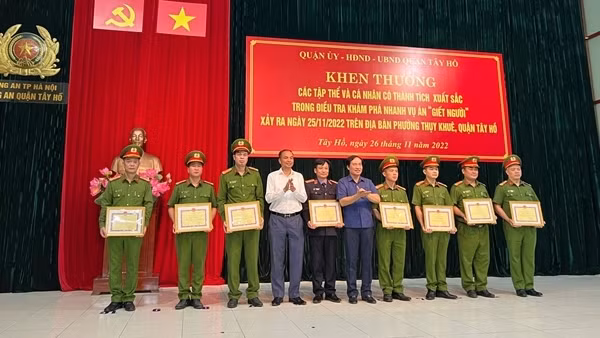 Khen thưởng các đơn vị khám phá nhanh vụ trọng án trên phố Hoàng Hoa Thám