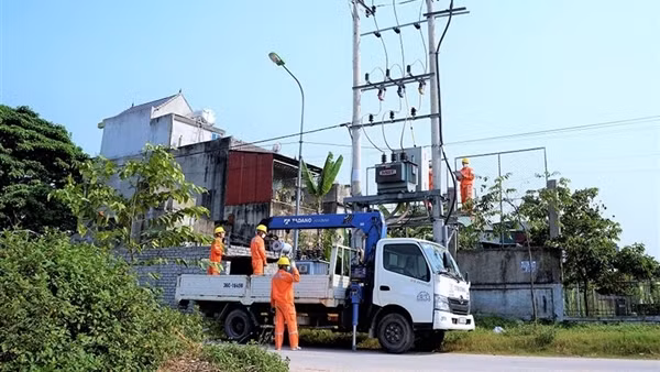 Tổng sản lượng điện thương phẩm tháng 10/2022 của EVNNPC đạt 8,05 tỷ kWh