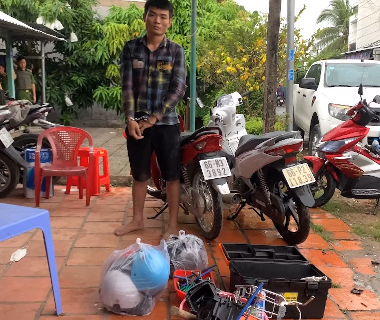 Nam thanh niên gây ra 11 vụ trộm xe máy -0