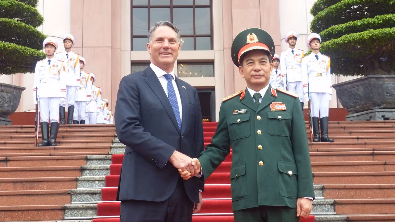 Bộ trưởng Quốc phòng Phan Văn Giang đón và hội đàm với người đồng cấp Australia -0
