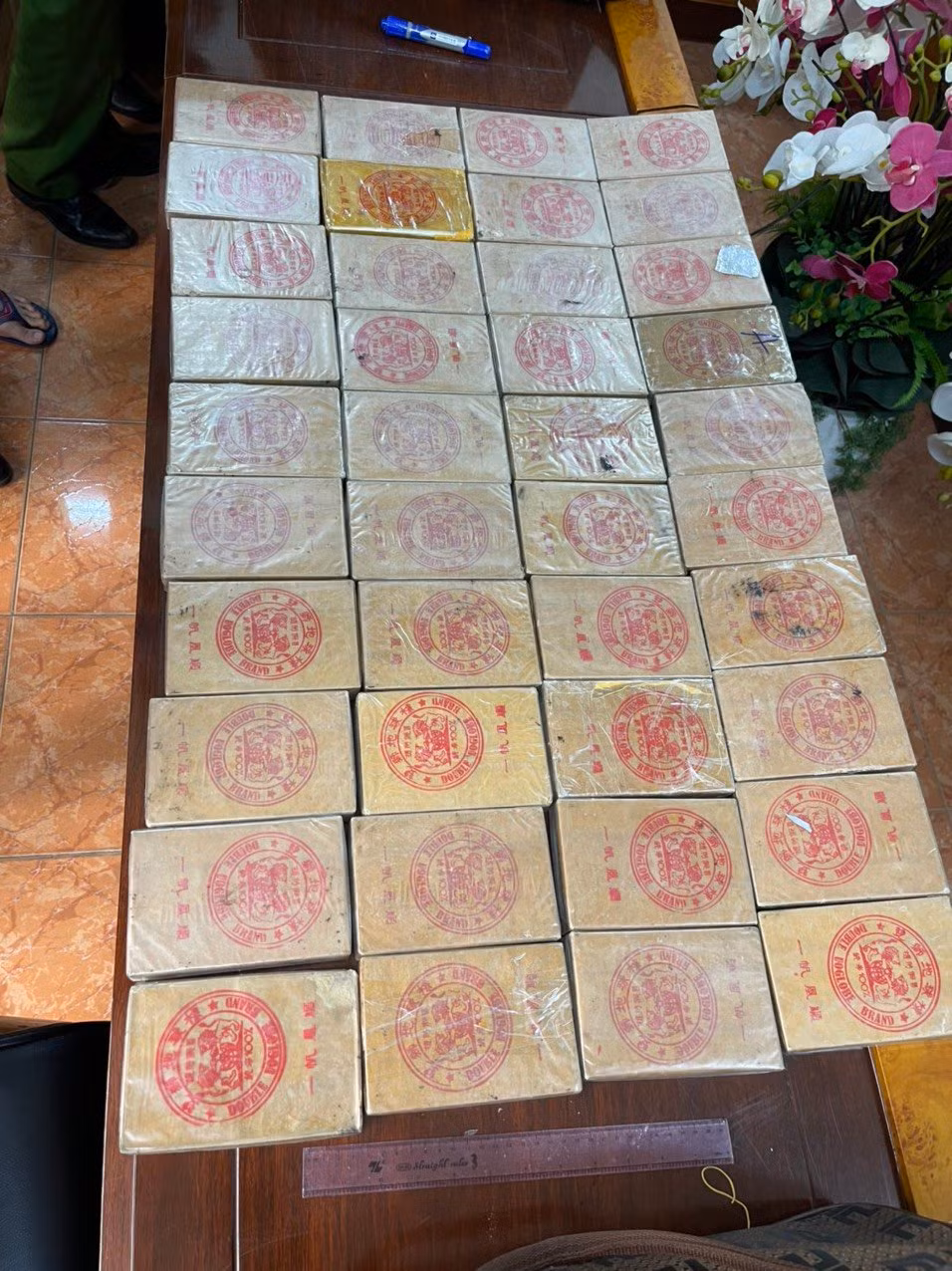 Giấu 40 bánh heroin trong căn hộ chung cư -0