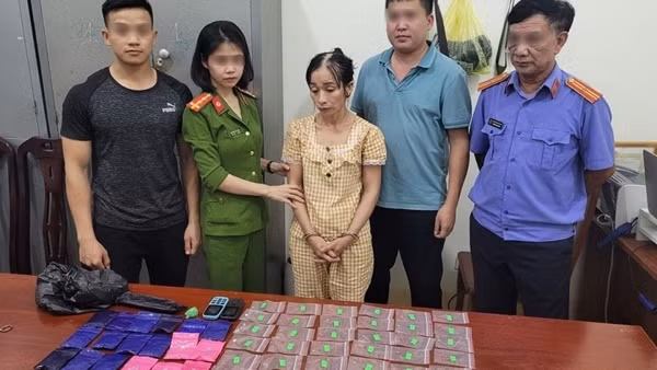 Chồng lĩnh án tử vì buôn ma tuý, vợ vẫn “theo dấu chân xưa”