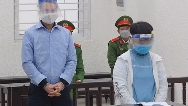 Cho đồng nghiệp vay lãi cao rồi nhờ “giang hồ” đòi nợ