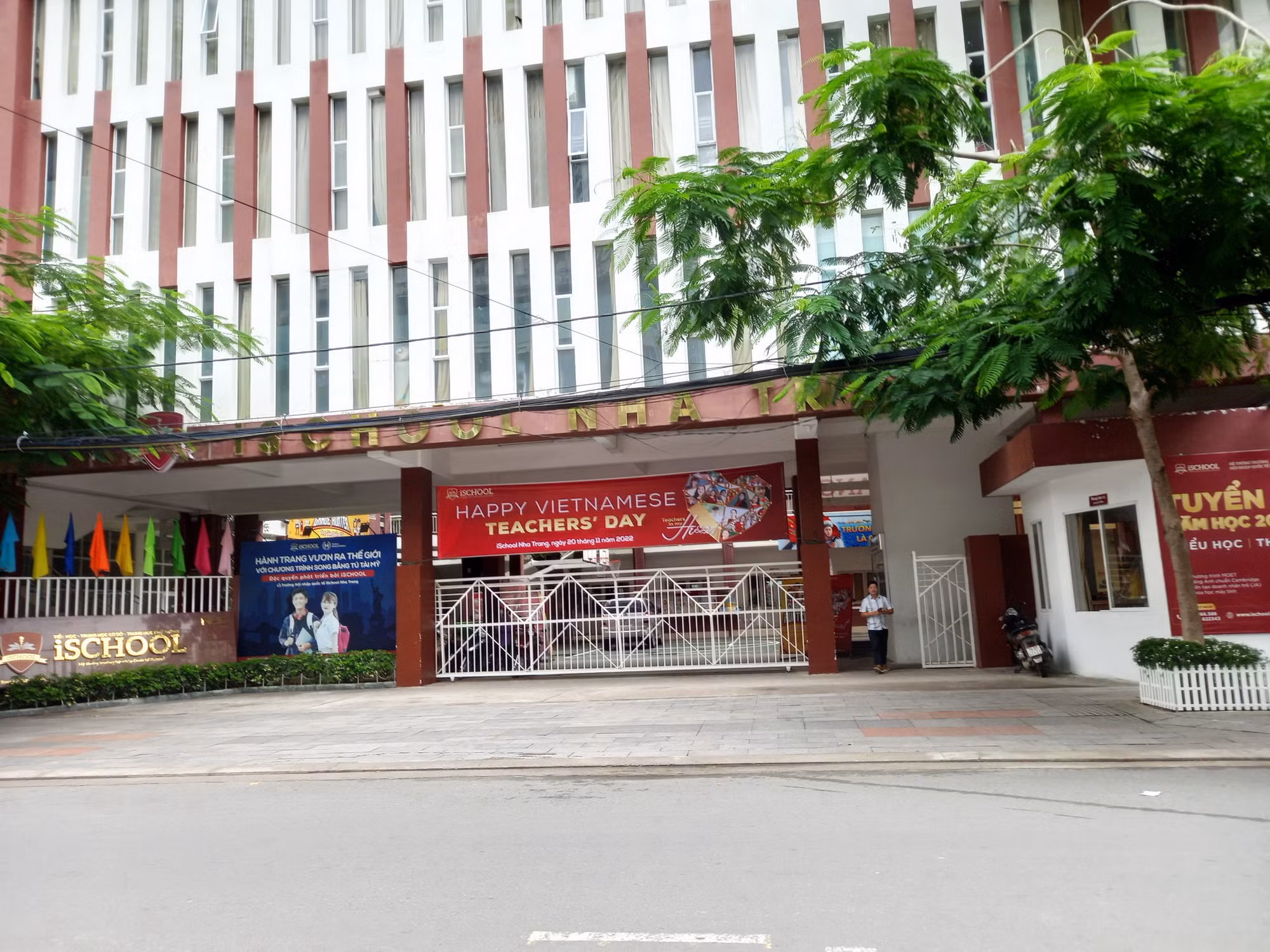 Vụ 600 học sinh ở Nha Trang ngộ độc thực phẩm : Một trường hợp tử vong -0
