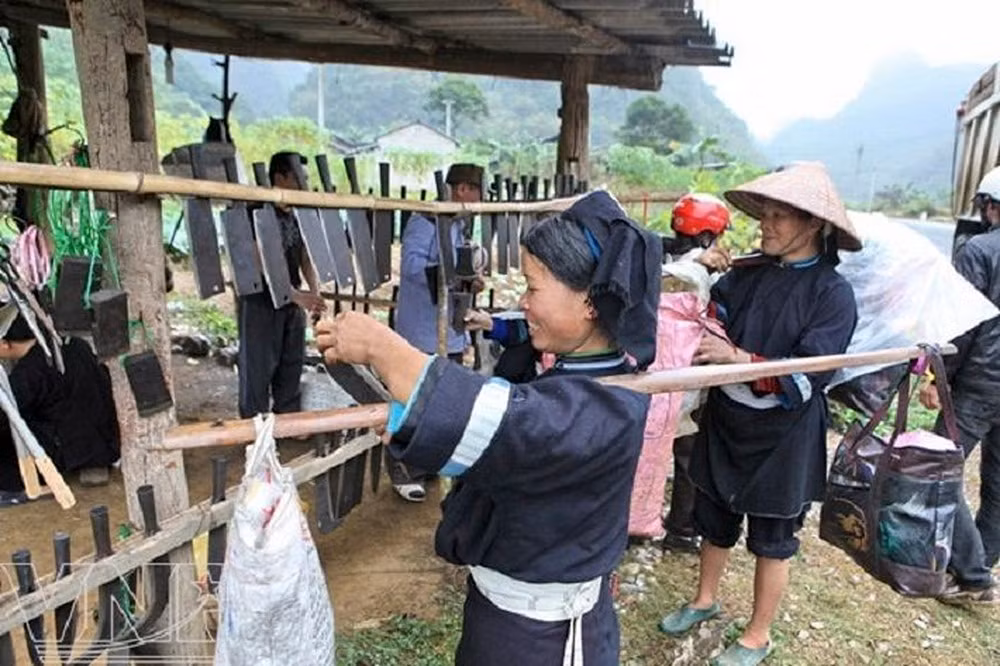 2-cửa hàng dao kéo nông cụ ở phúc.jpg -1