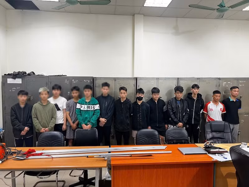 Bắt giữ nhóm thiếu niên gây rối trật tự công cộng, trong đó có đối tượng 16 tuổi -0