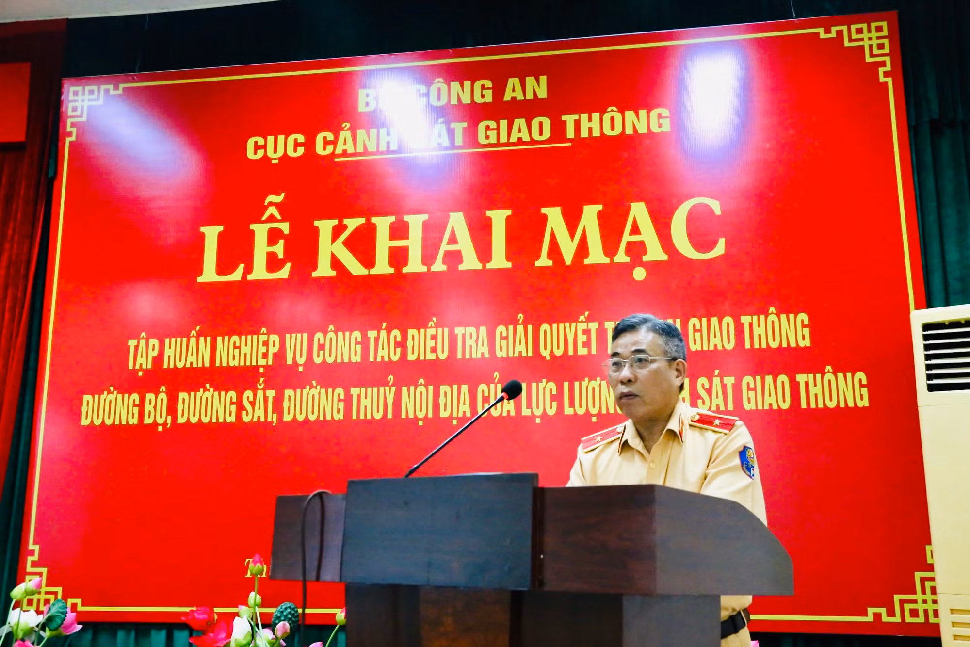 Nâng cao nghiệp vụ điều tra giải quyết tai nạn giao thông đối với lực lượng CSGT -0