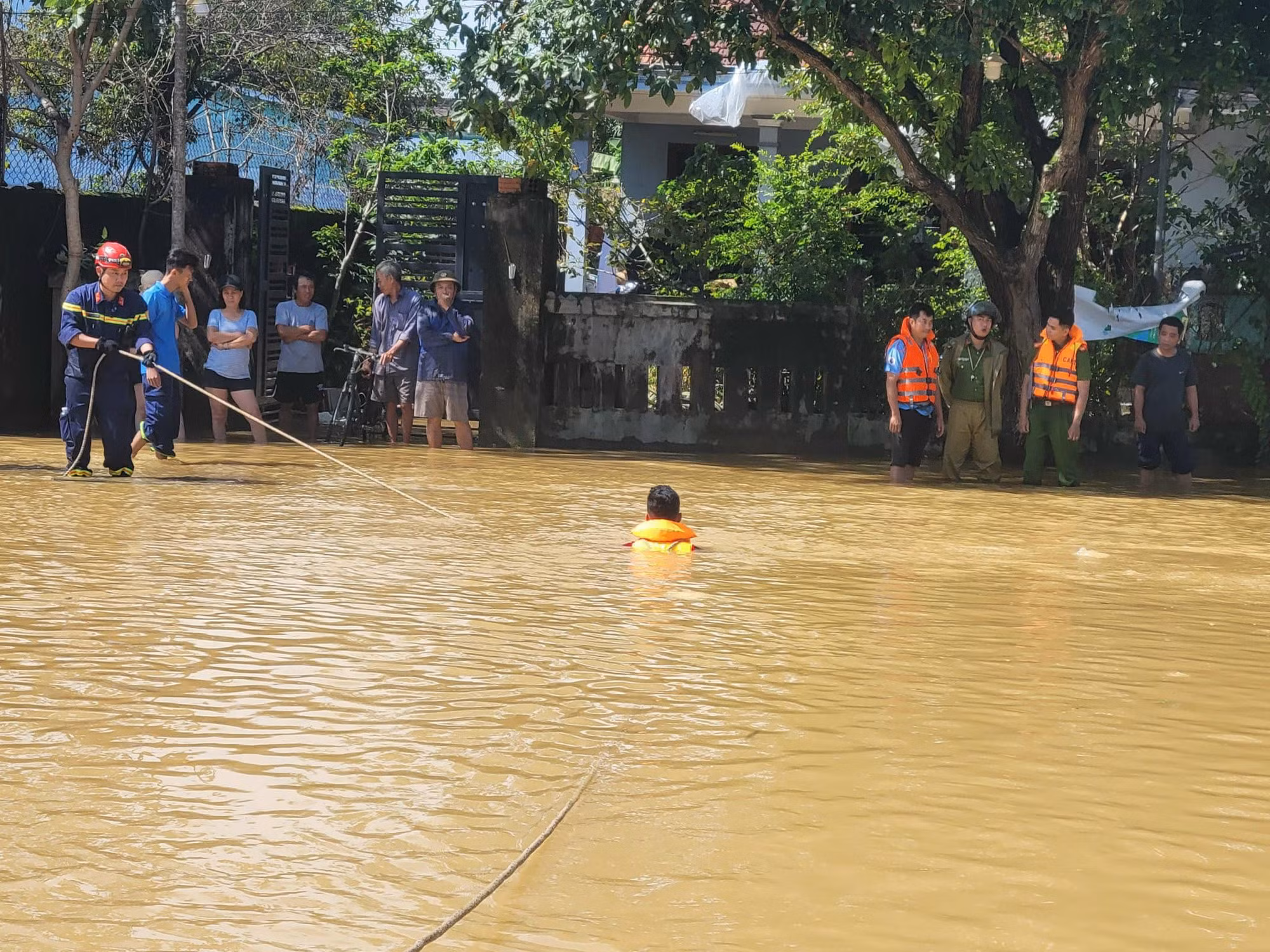 Công tác vận hành liên hồ chứa cắt giảm lũ trên sông Hương, sông Bồ như thế nào? -0