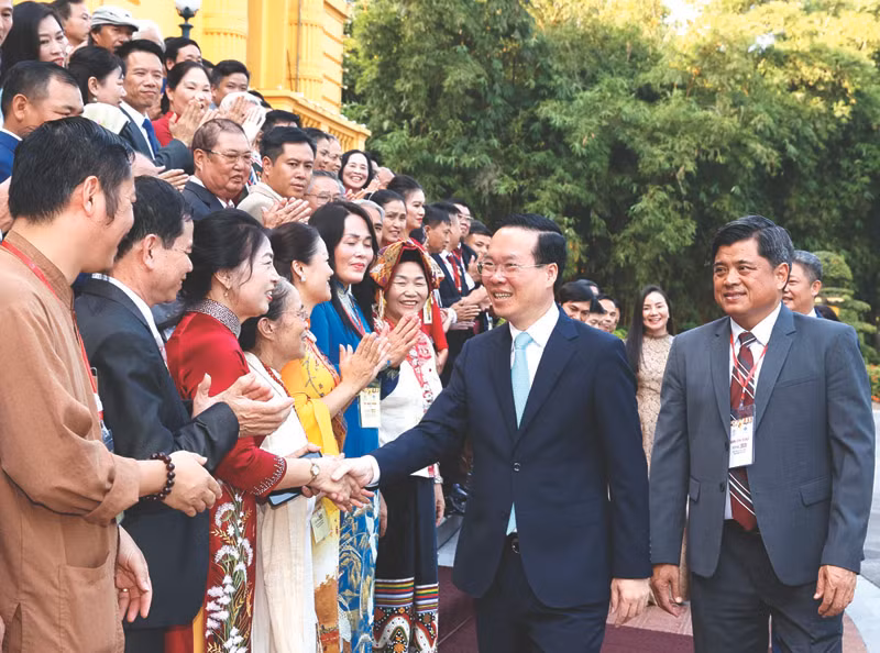Tiếp tục hoàn thiện cơ chế, chính sách thúc đẩy phát triển làng nghề -0