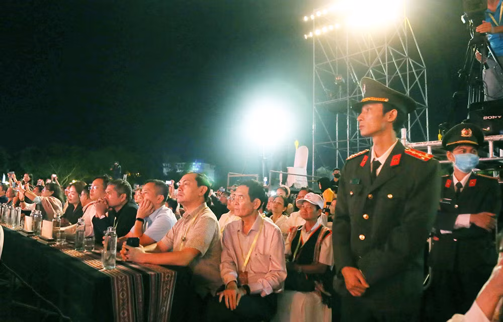 Công an tỉnh Gia Lai đảm bảo an ninh trong đêm khai mạc Tuần Văn hóa - du lịch Gia Lai 2023 -0