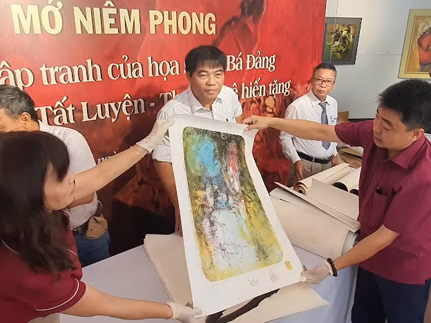 Việt kiều Pháp hiến tặng bộ sưu tập tranh quý của họa sĩ Lê Bá Đảng cho Bảo tàng Mỹ thuật Đà Nẵng -1