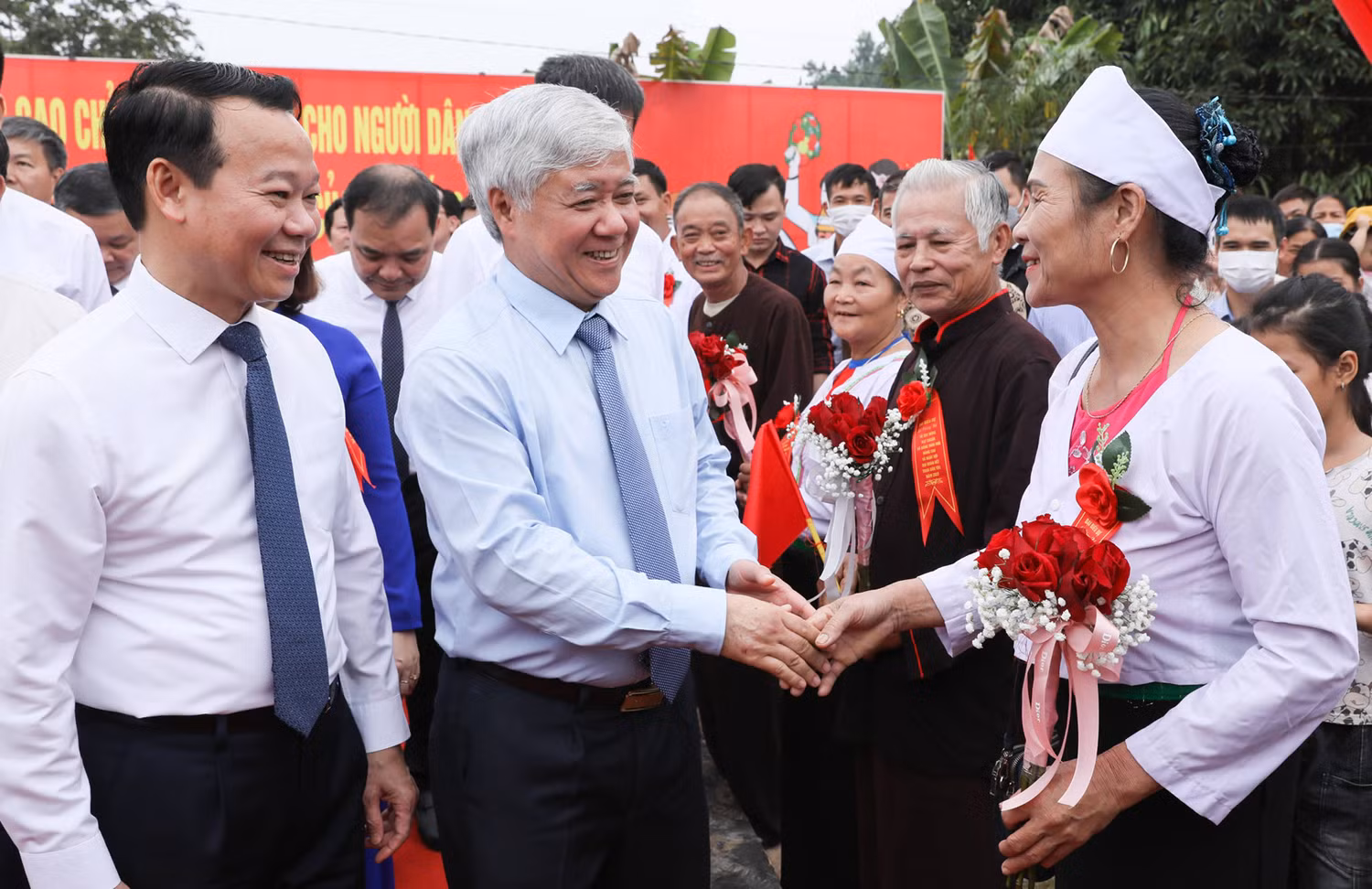 Giương cao ngọn cờ đại đoàn kết toàn dân tộc, xây dựng đất nước giàu mạnh -0