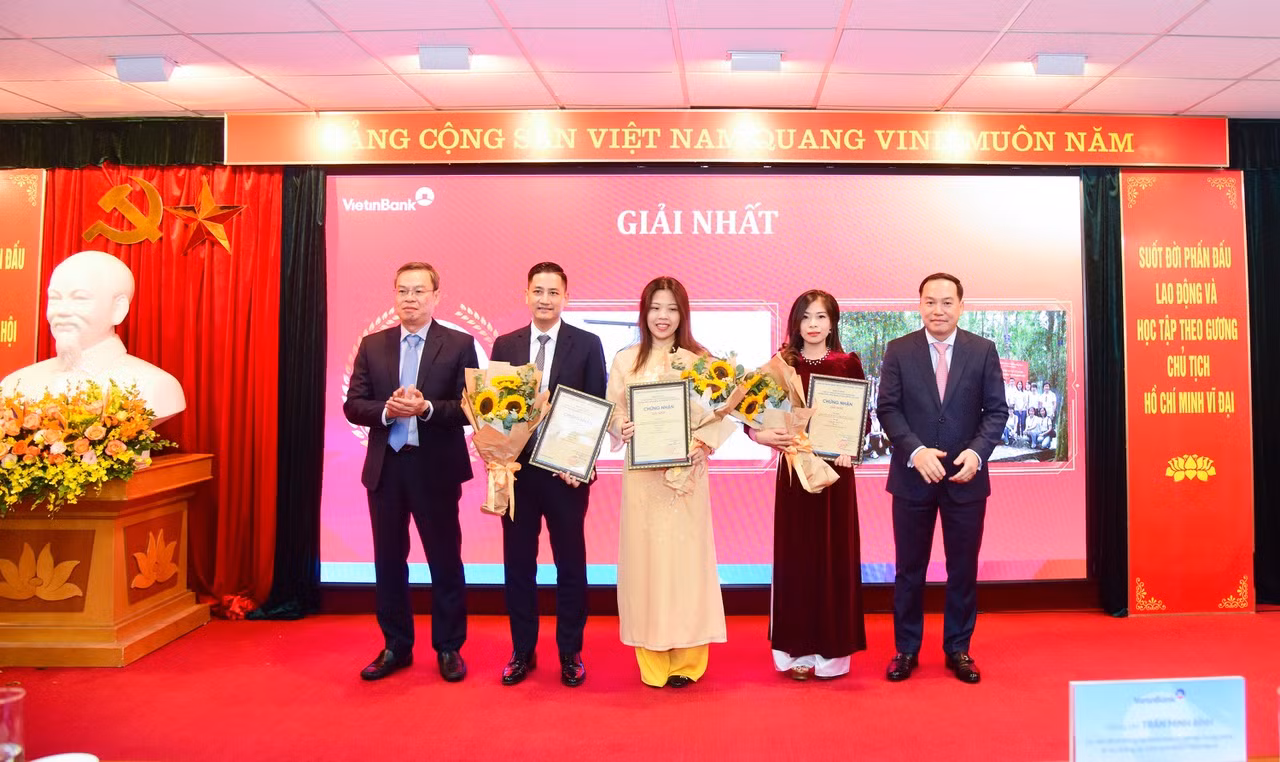 Trao giải Cuộc thi sáng tác tác phẩm hưởng ứng Giải Búa liềm Vàng Đảng ủy Khối Doanh nghiệp Trung ương (DNTW) năm 2023 -0