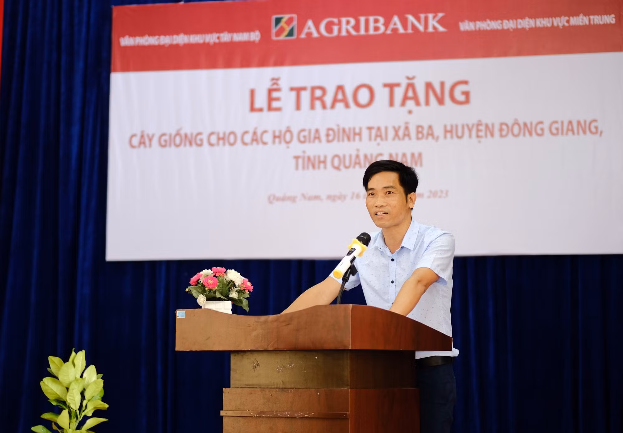 Đoàn Thanh niên Agribank Tây Nam Bộ tặng cây giống cho người dân huyện Đông Giang (Quảng Nam) -0