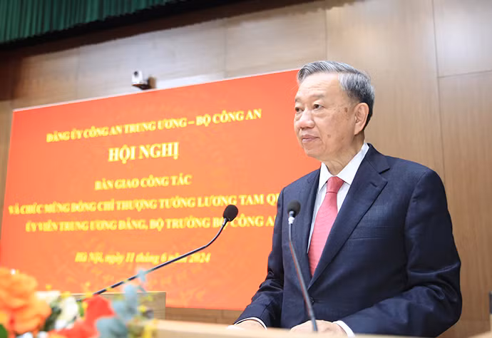 Xứng đáng là 