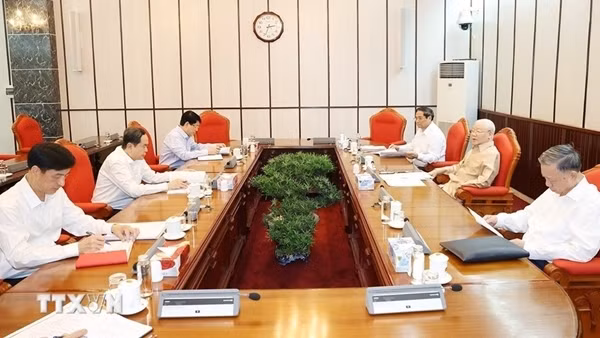 Tổng Bí thư Nguyễn Phú Trọng chủ trì cuộc họp lãnh đạo chủ chốt