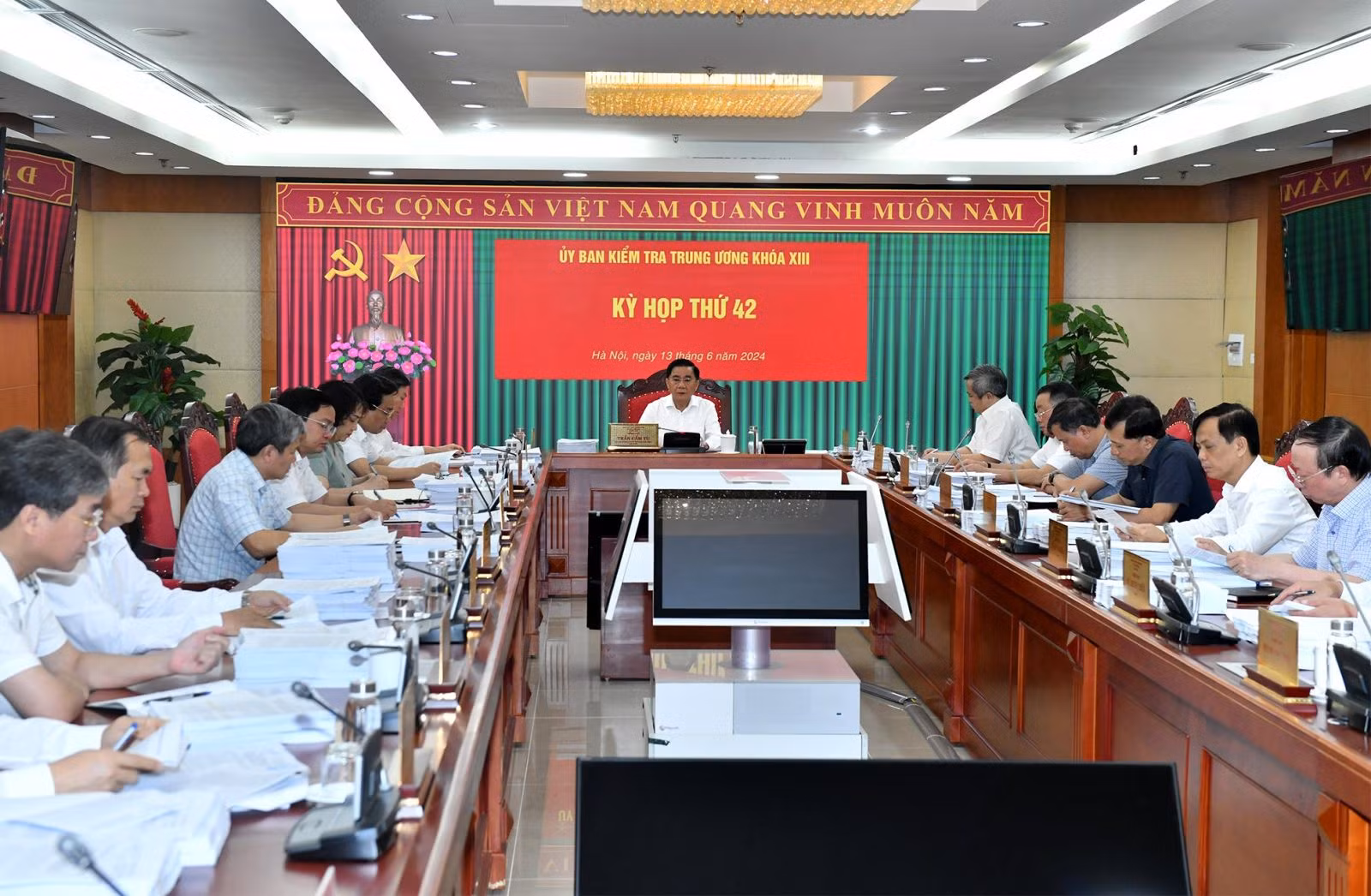 Thông cáo báo chí Kỳ họp thứ 42 của Ủy ban Kiểm tra Trung ương -0