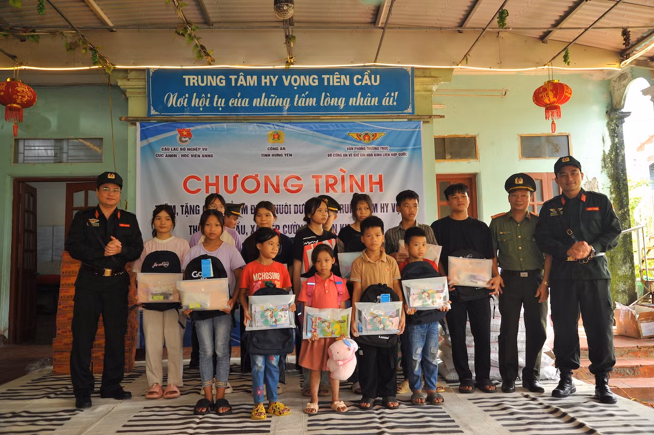  Tổ chức hoạt động an sinh xã hội, tình nguyện tại huyện Văn Giang và Kim Động, Hưng Yên -1