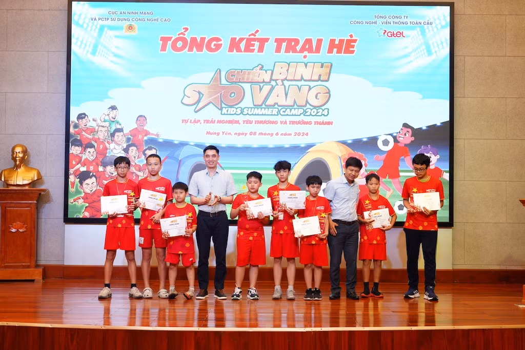 Khơi dậy tình yêu thương từ trại hè “Chiến binh sao vàng” -0