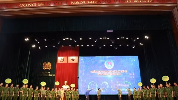 Tuổi trẻ Công an Thủ đô đồng loạt ra quân tình nguyện vì cộng đồng