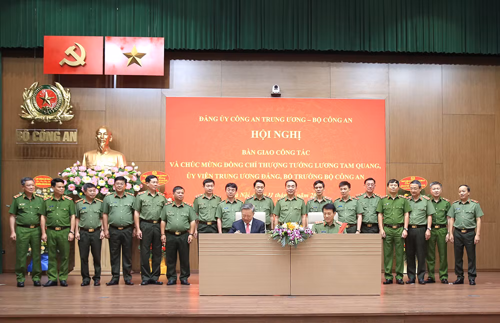 Xứng đáng là 
