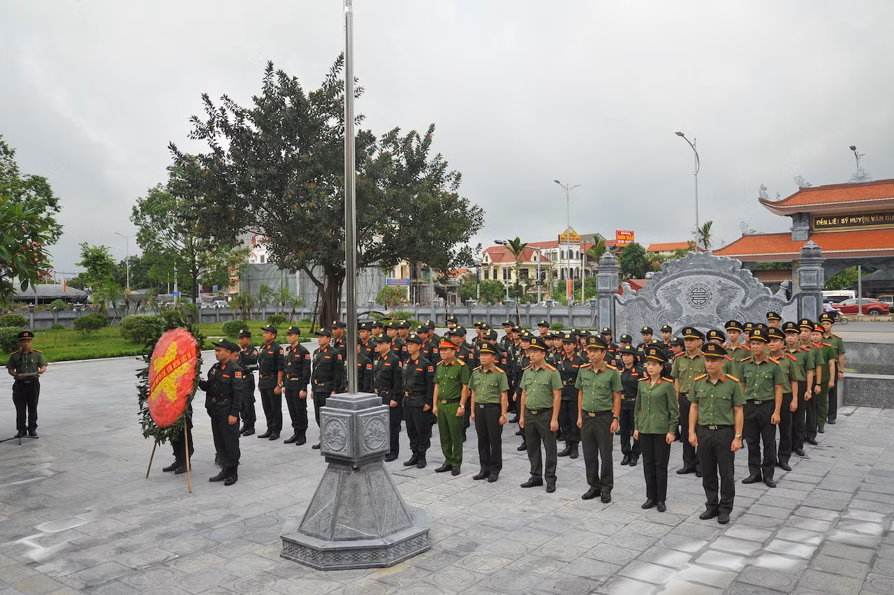  Tổ chức hoạt động an sinh xã hội, tình nguyện tại huyện Văn Giang và Kim Động, Hưng Yên -1