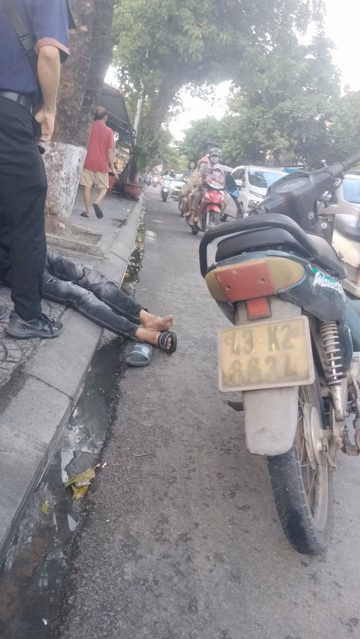 Cần ngăn chặn ngay xe điện ủi khách du lịch biển số giấy “đại hoành” phố cổ Hội An -2