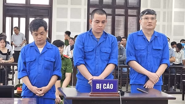 Giám đốc Trung tâm đăng kiểm xe cơ giới Đà Nẵng lĩnh án