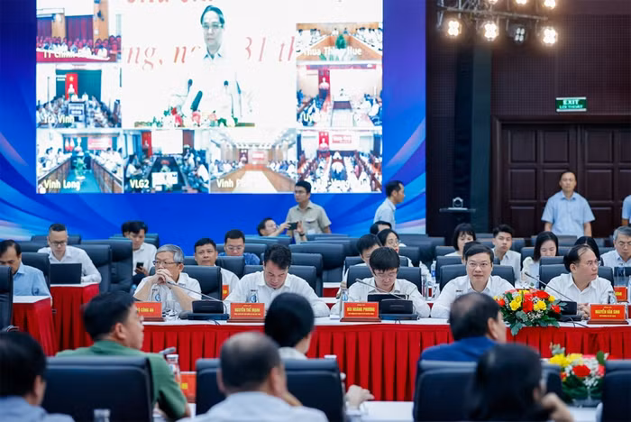 Thủ tướng chủ trì Hội nghị toàn quốc nâng cao hiệu quả cung cấp và sử dụng dịch vụ công trực tuyến -0
